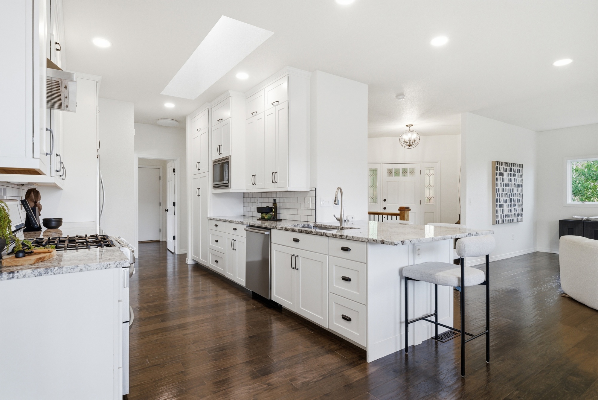 Dining and living overview