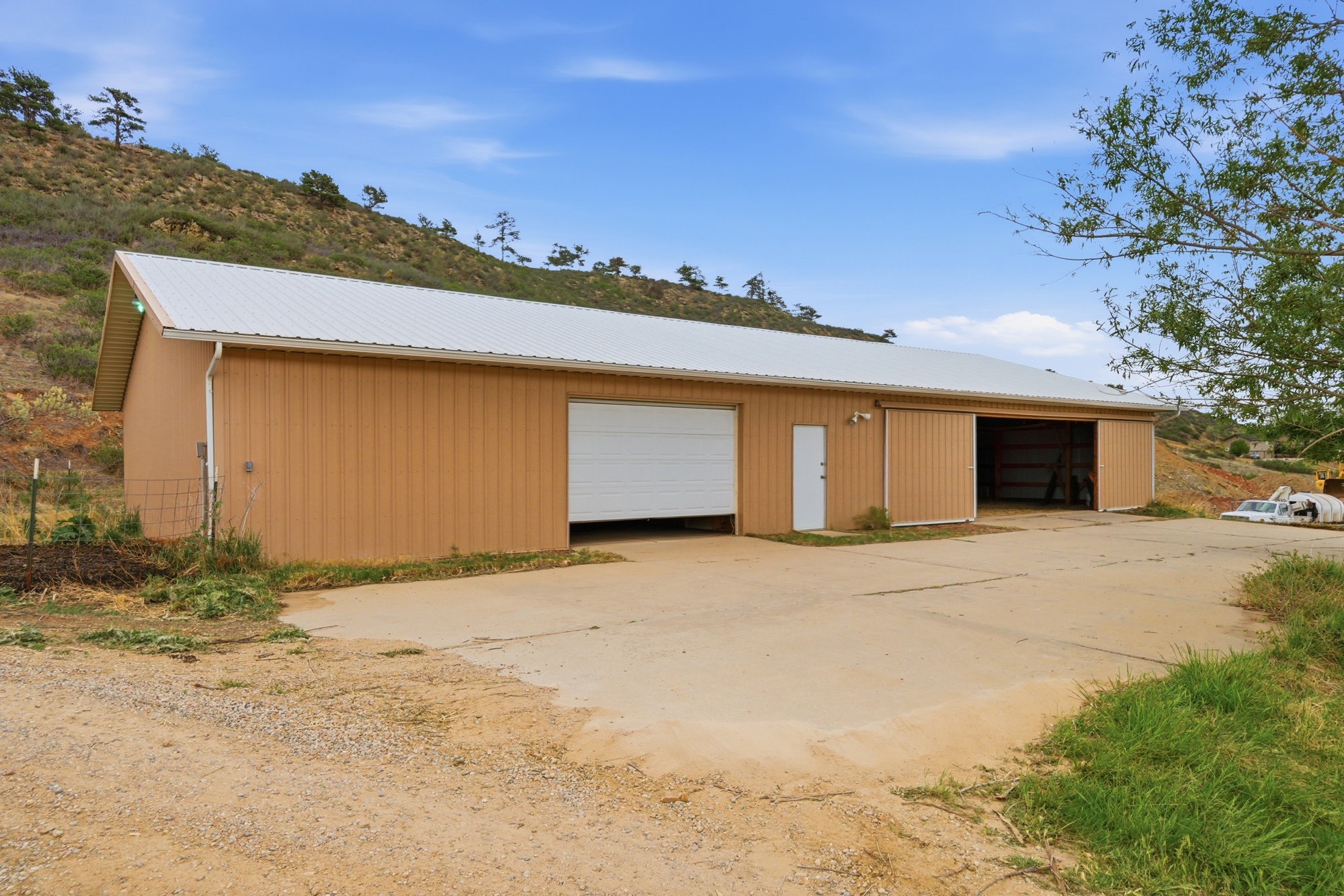 40x80 shop exterior